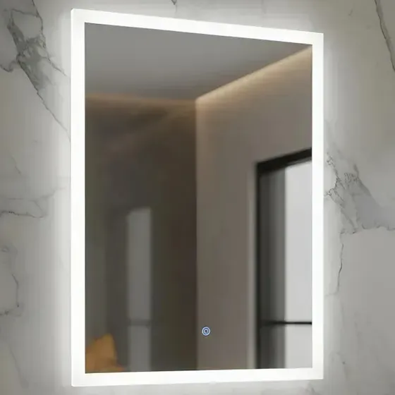 Espejo Vertical 80x60 con Luz Led fría táctil dimerizable Mübi