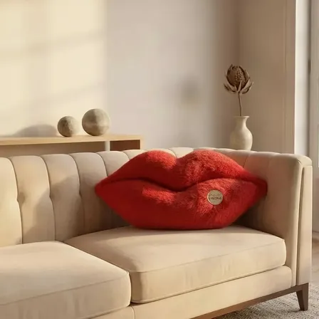 Almohadón Deco Perfumado Beso Go Dreams Rojo 25x46cm Rojo Peluche