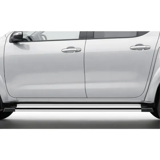 Estribos De Aluminio Hilux 2016 Al 2023 Moldura Negra