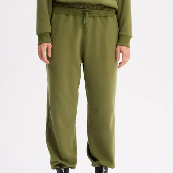 Jogger Frisa Liviana Con Puño Mujer Portsaid