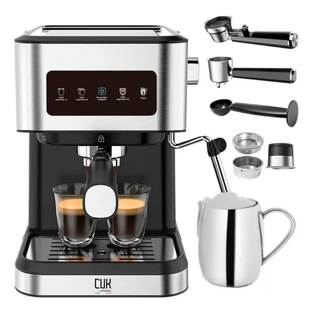 Cafetera Espresso Cuk By Gadnic 20 Bar Panel Táctil Vaporizador De Leche Depósito Removible 1.5 Litros