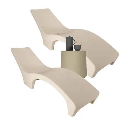 Combo 2 Reposeras Plásticas Con Mesa De Regalo Amalfi modelo Essential Para Pileta Aptas Solarium Húmedo Color Beige
