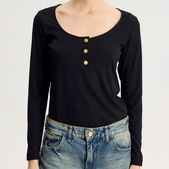 Remera Ribb Manga Larga Con Botones Mujer Portsaid