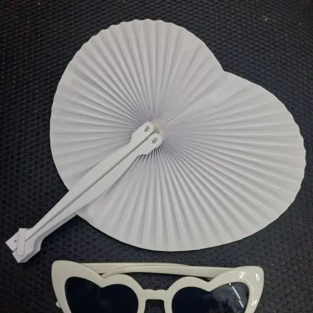 Promo 20 Abanicos De Corazón De Papel Y 20 Anteojos Corazón Blanco Corazón