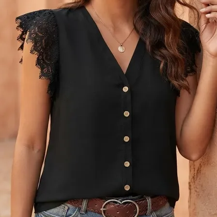 Blusa Clasi Negra Con Detalles Encaje Negro Lisa L