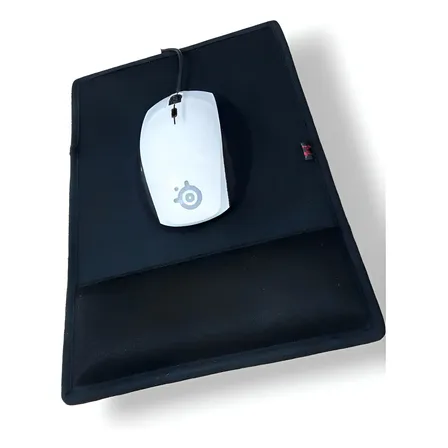 Mouse Pad Y4 Negro Con Apoya Muñeca Antideslizante Viscoelástica 28x18cm