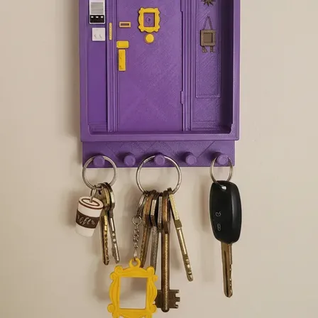 Porta Llaves Friends Puerta Monica + Llavero Marco De Regalo Violeta